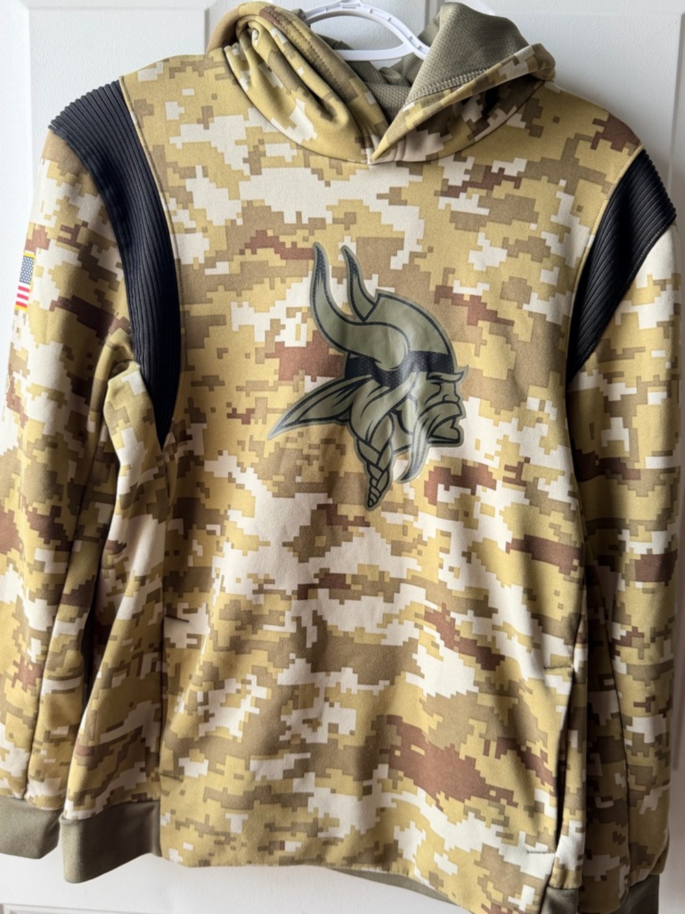 Nike Minnesota Vikings NFL Camo Hoodie Youth L 14/16 Flag patch